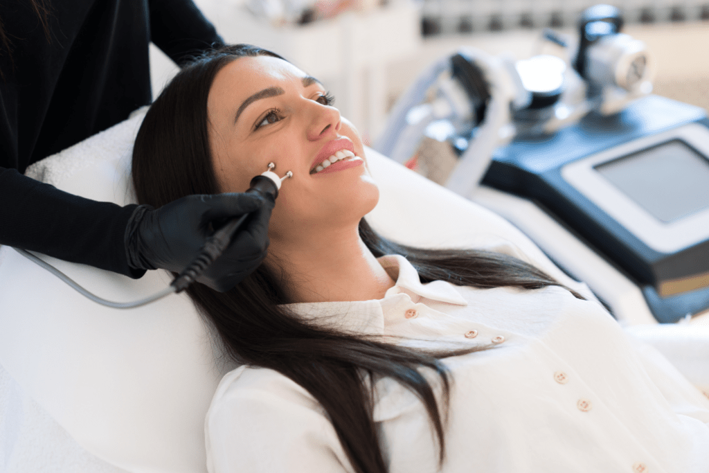 HydraFacial deep-cleansing glow treatment in Delhi at DermaWorld