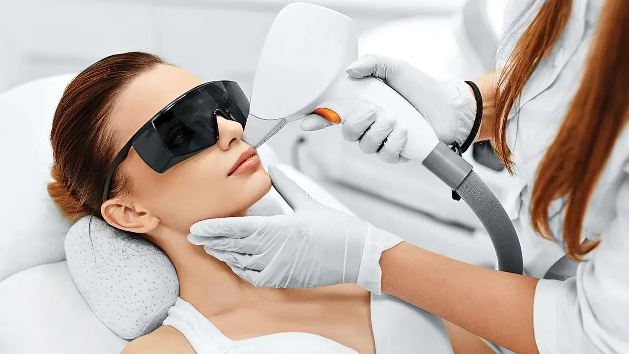 Lip lightening and rejuvenation treatment in Delhi