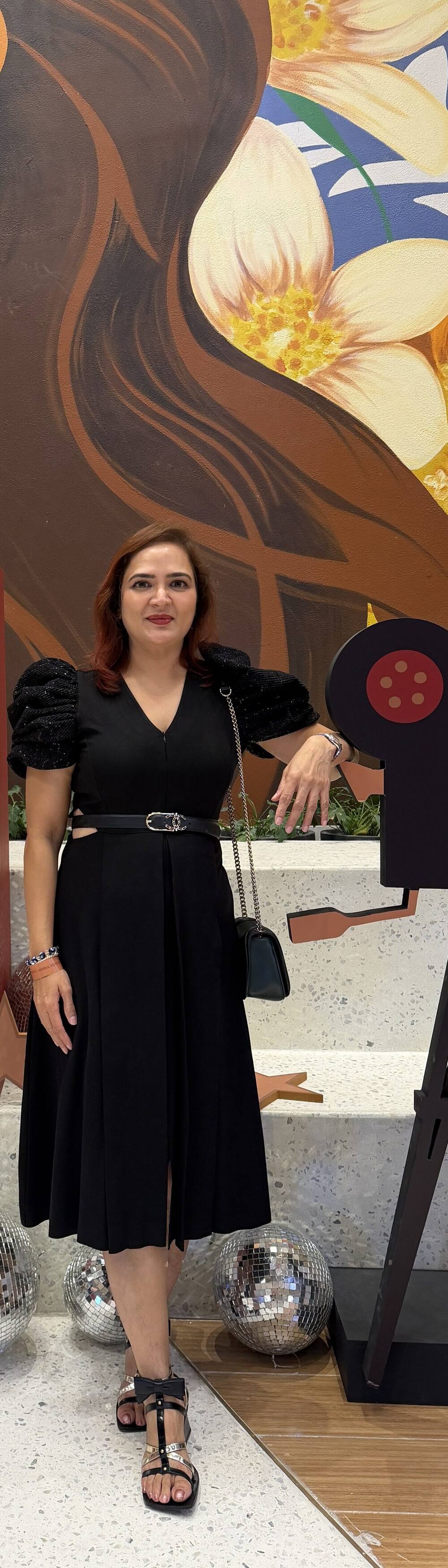 Dr Neha Batra, aesthetic physician at DermaWorld Skin Clinic, Rajouri Garden Delhi